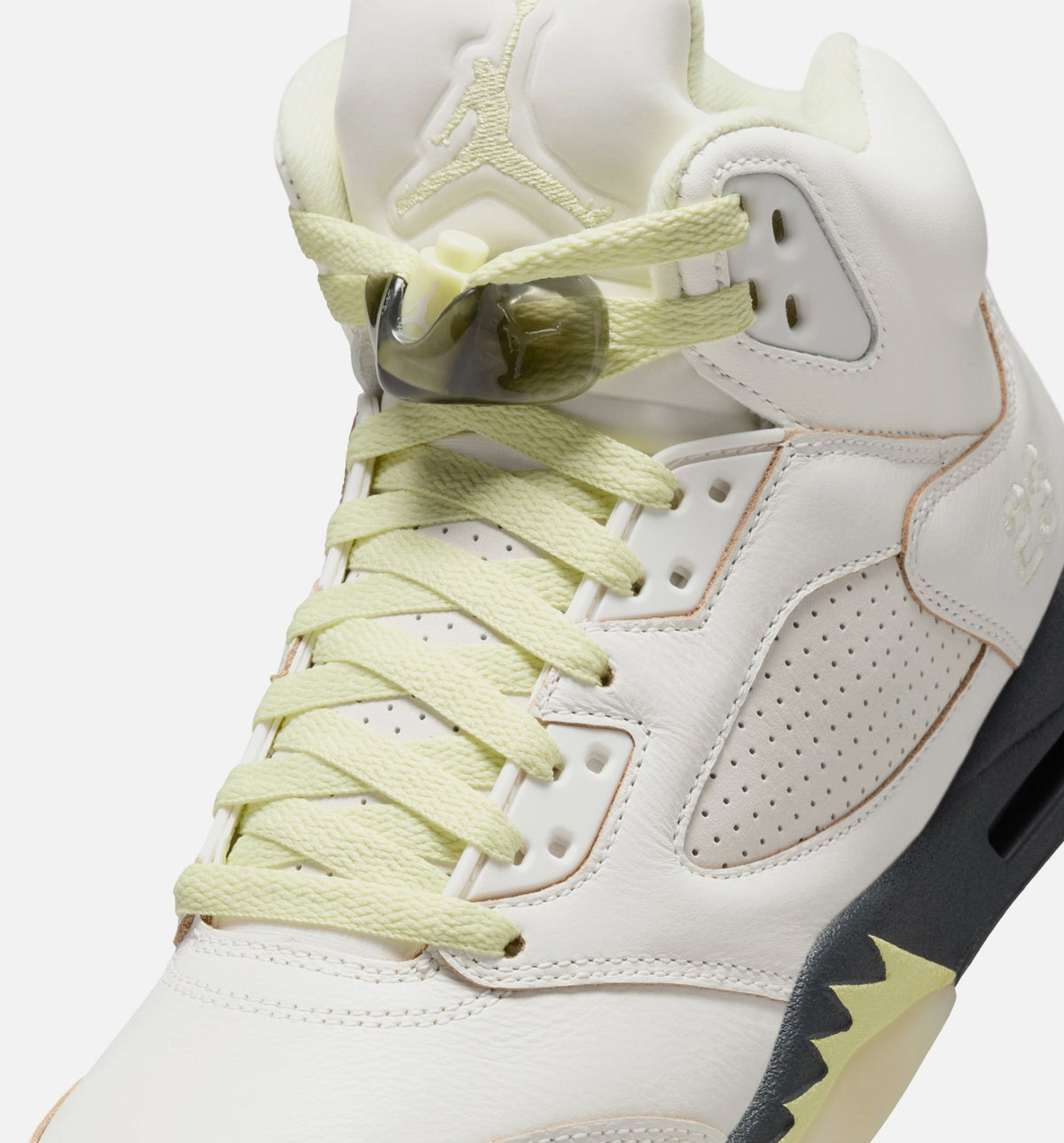 Air Jordan 5 Retro Luminous Green and Sail – Women's Lifestyle Shoe in Sail/Luminous Green/Anthracite