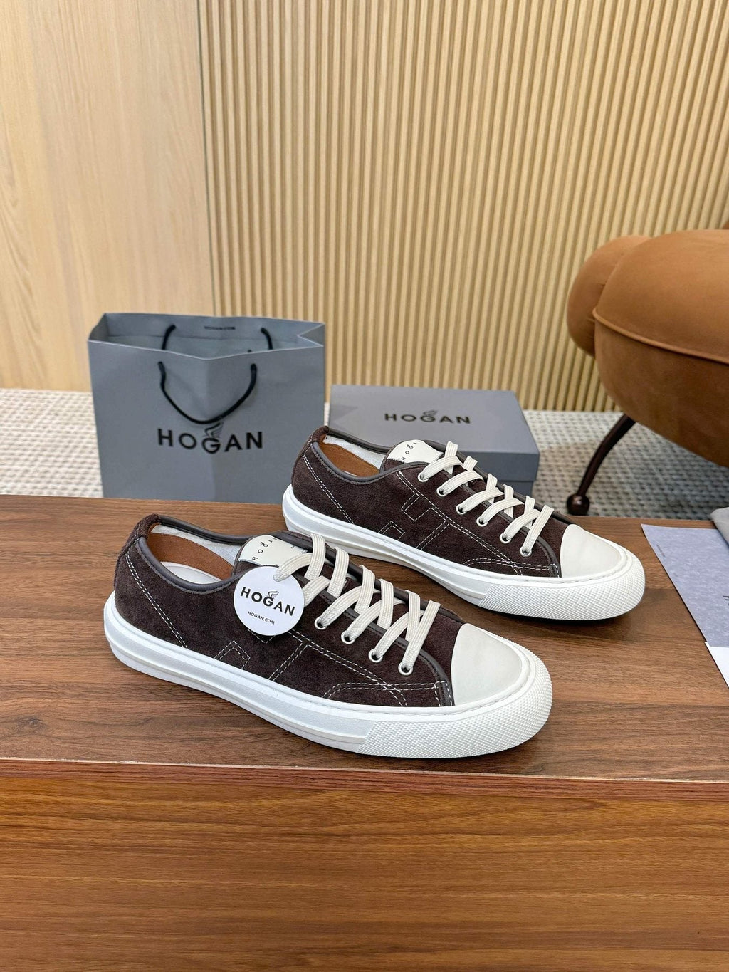 Hogan H691 Low-Top Sneakers